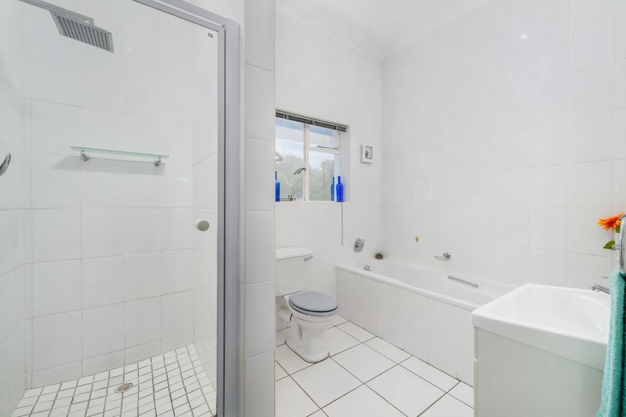 302 On Old Sea View Road Chelsea Apartment Port Elizabeth Bagian luar foto
